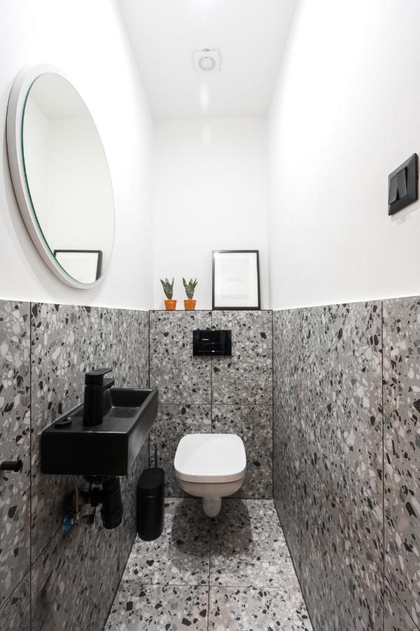 Luxury Peaceful Apartment By The St Stephen'S Basilica Budapesta Exterior foto